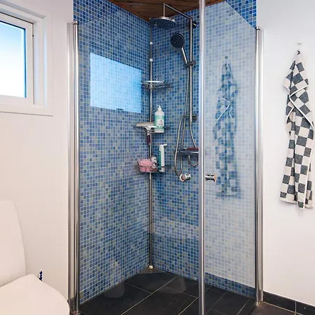 Panoramic Fjord Retreat With Bath *